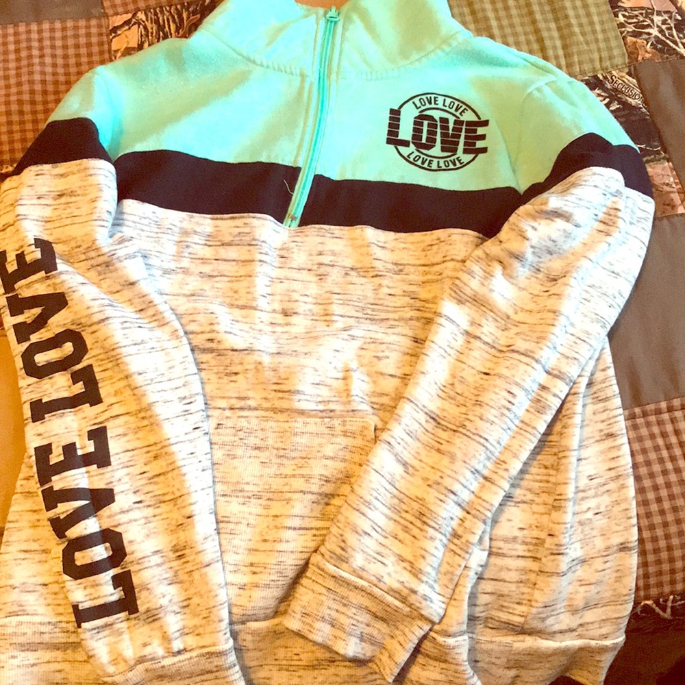Sweatshirt